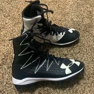 Like new Under Armour clutchfit cleats